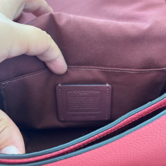Pink coach crossbody bag - Picture 4 of 8